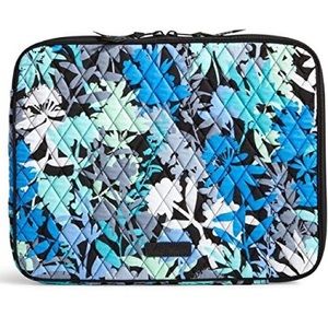 EUC Vera Bradley Camofloral Laptop Sleeve